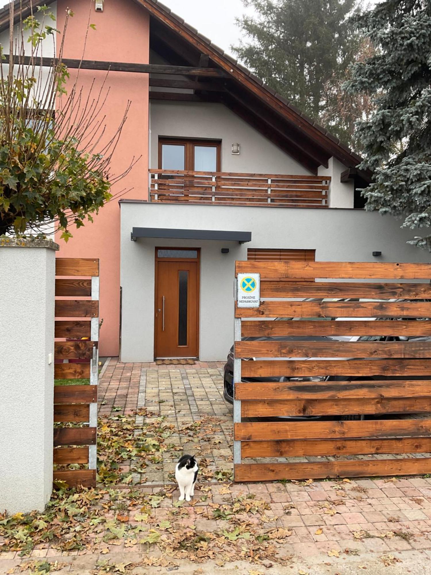 Apartman U Lesa Nové Jirny Zewnętrze zdjęcie